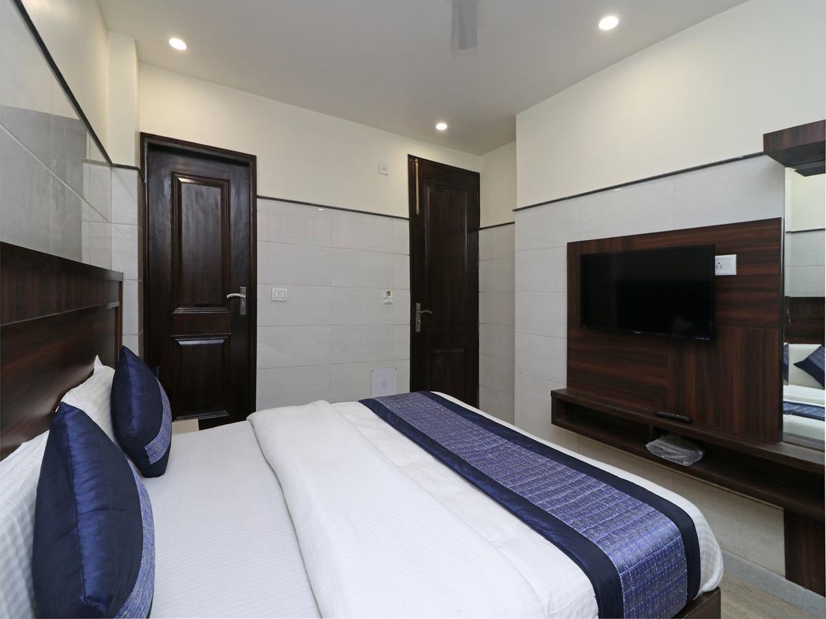 Oyo 11594 Hotel Tvs New Delhi Exteriör bild